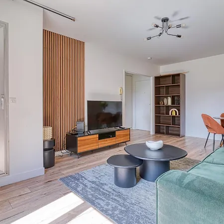 Charmant T2 Moderne Avec Balcon - 317b Rueil-Malmaison